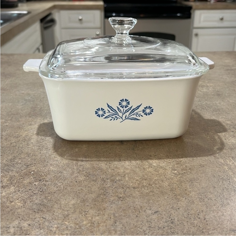 Corning Ware Cornflower With Lid P-4-B 7X5 1/2X3 inch Range - Oven -Microwave